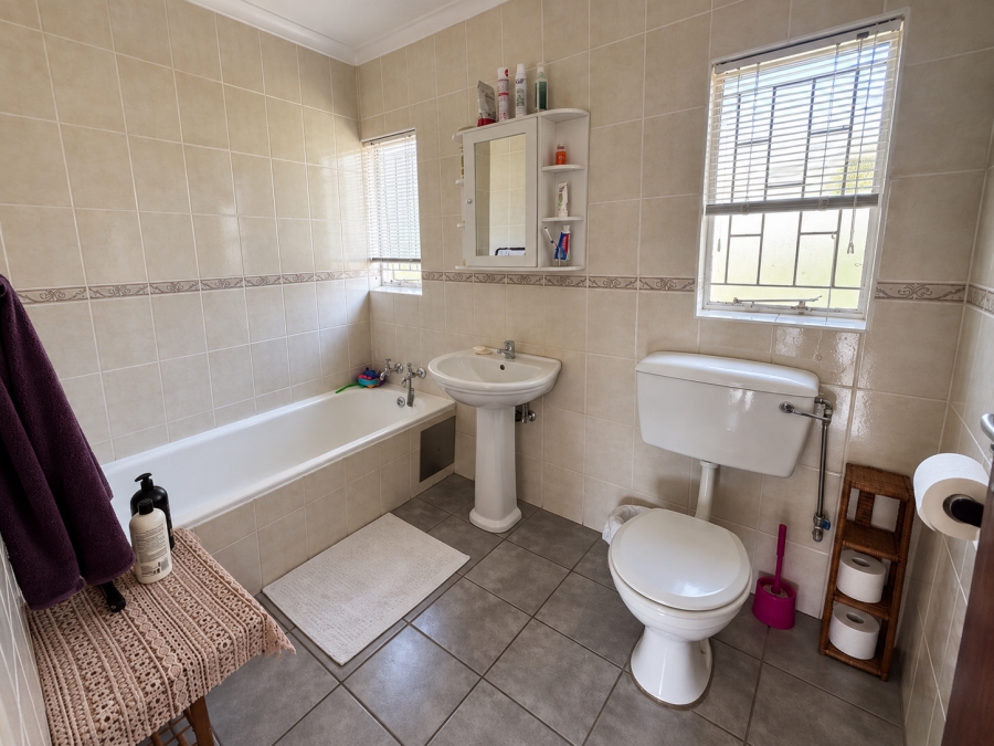 4 Bedroom Property for Sale in Cosmosrand Mpumalanga
