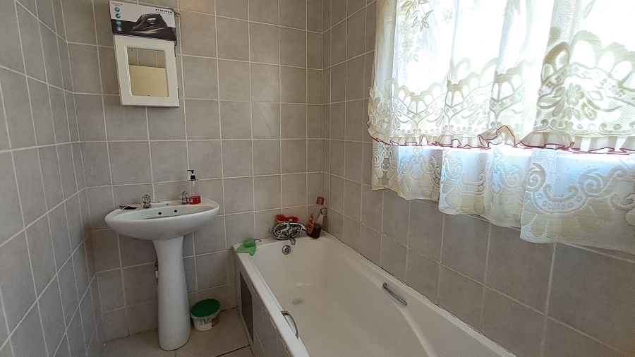2 Bedroom Property for Sale in Nelspruit Ext 29 Mpumalanga
