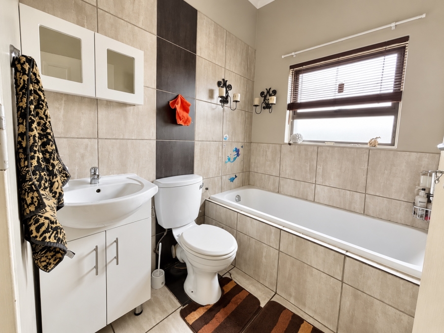 To Let 2 Bedroom Property for Rent in Terra Nova Mpumalanga