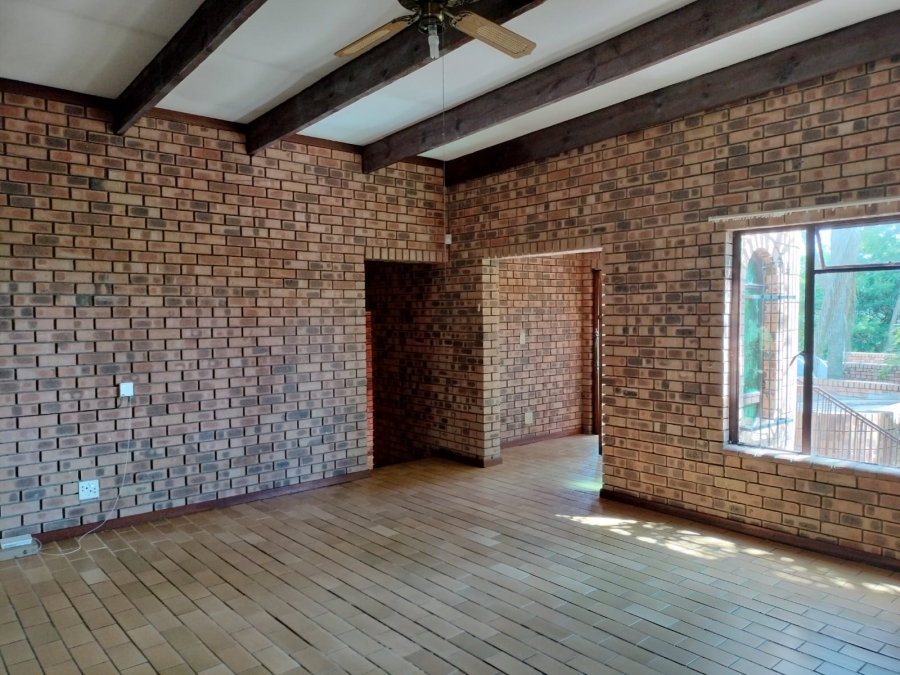 To Let 4 Bedroom Property for Rent in West Acres Mpumalanga