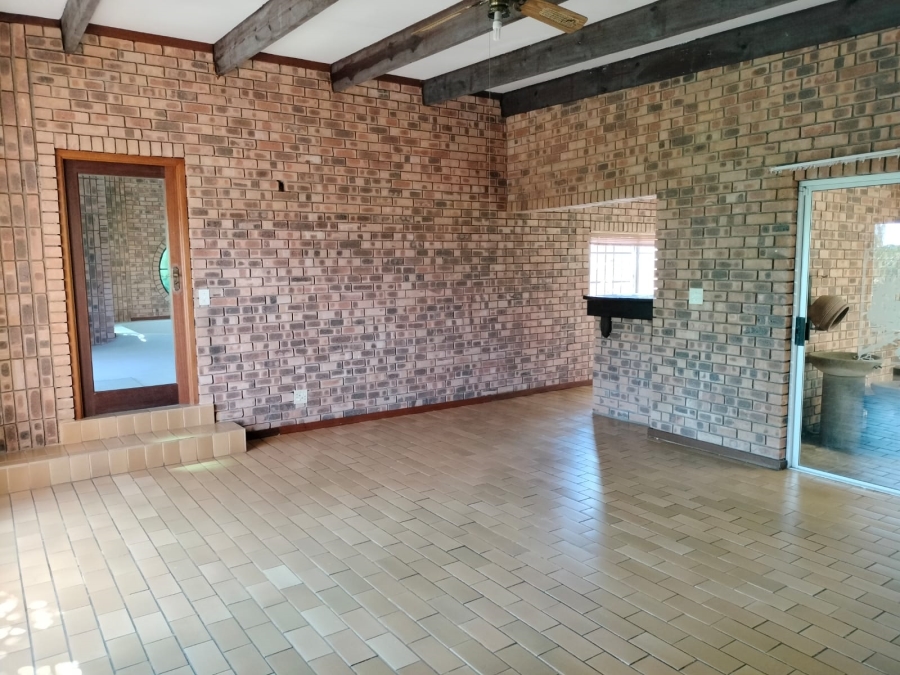 To Let 4 Bedroom Property for Rent in West Acres Mpumalanga
