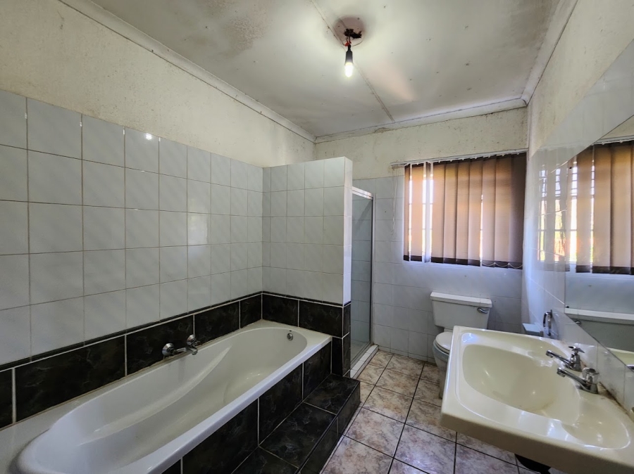 10 Bedroom Property for Sale in Sonheuwel Ext 1 Mpumalanga