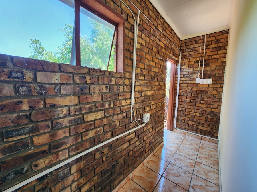 10 Bedroom Property for Sale in Sonheuwel Ext 1 Mpumalanga