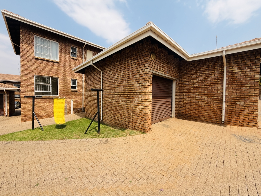 To Let 2 Bedroom Property for Rent in Aerorand Mpumalanga