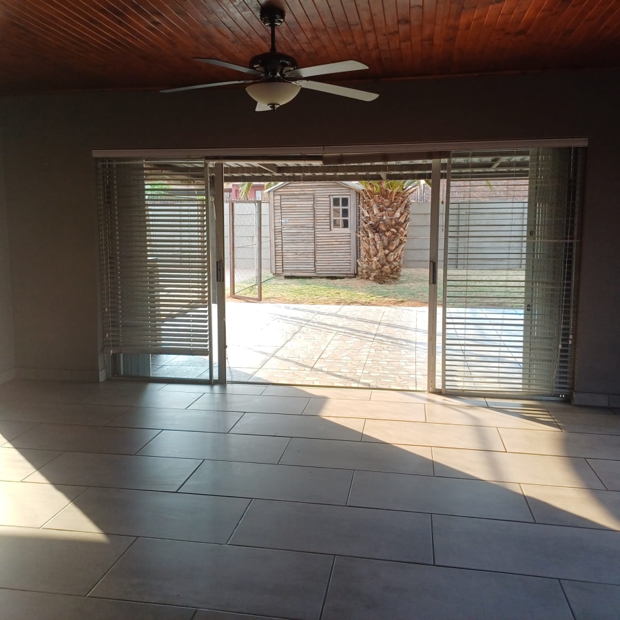 5 Bedroom Property for Sale in Tasbet Park Mpumalanga