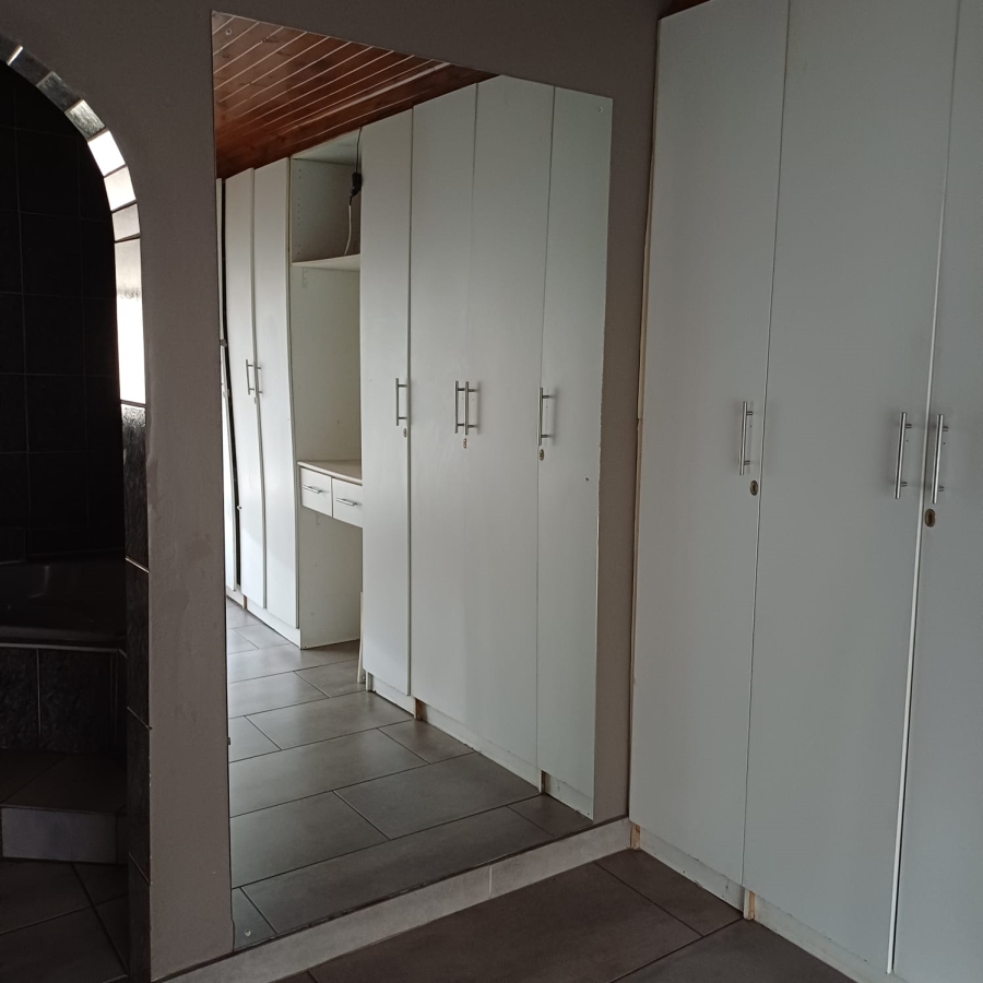 5 Bedroom Property for Sale in Tasbet Park Mpumalanga