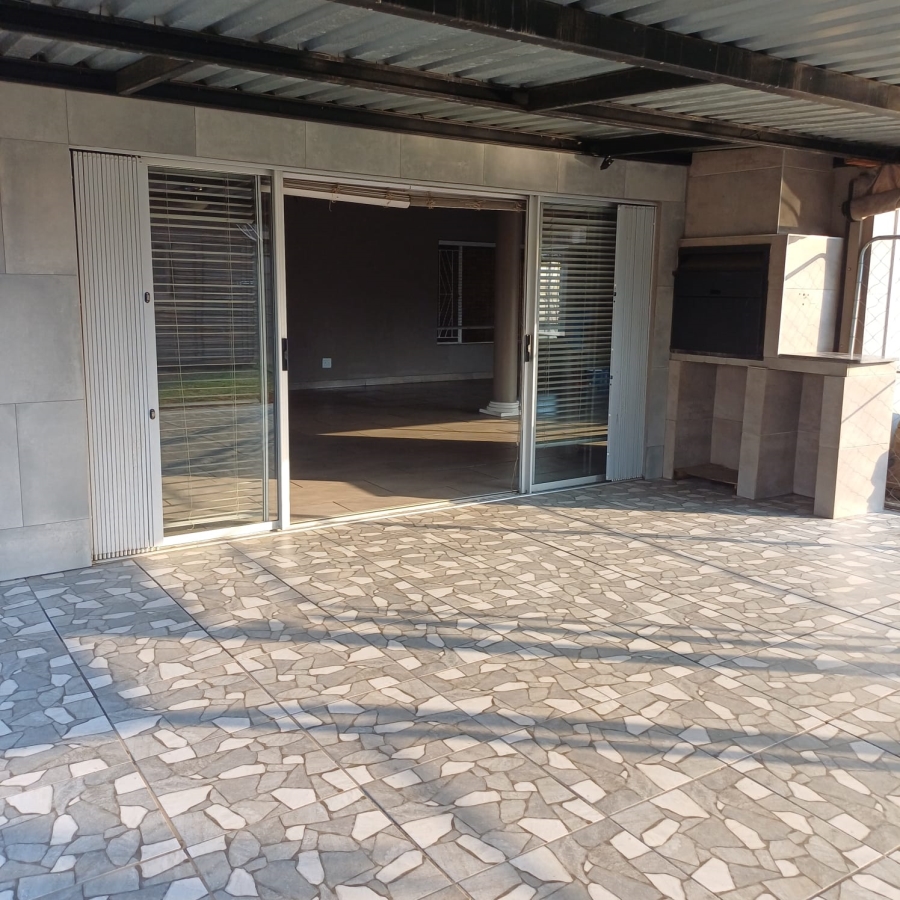 5 Bedroom Property for Sale in Tasbet Park Mpumalanga