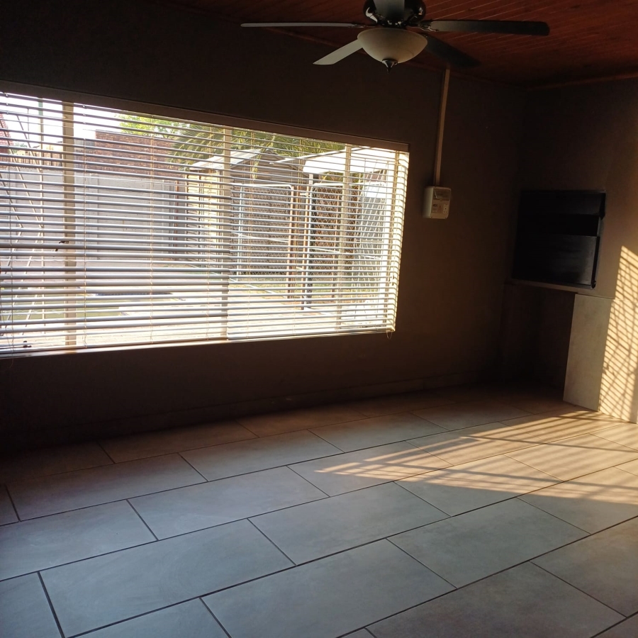 5 Bedroom Property for Sale in Tasbet Park Mpumalanga