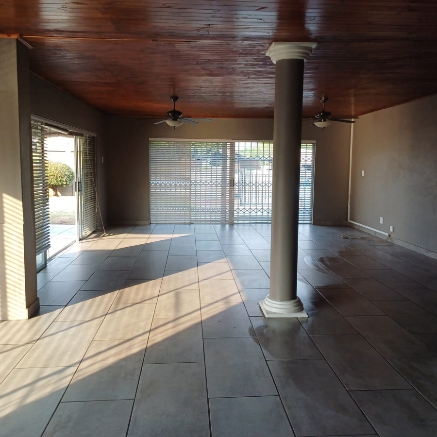 5 Bedroom Property for Sale in Tasbet Park Mpumalanga