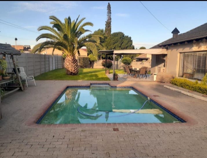 5 Bedroom Property for Sale in Tasbet Park Mpumalanga