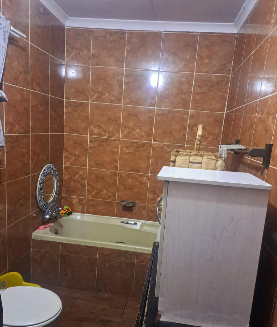 5 Bedroom Property for Sale in Tasbet Park Mpumalanga