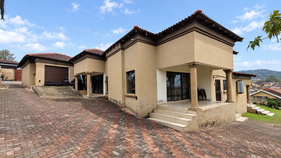 4 Bedroom Property for Sale in Stonehenge Mpumalanga