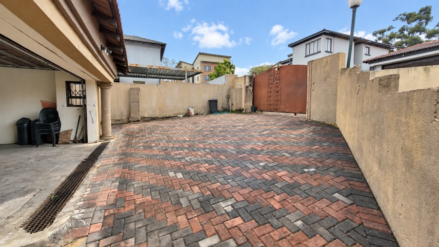 4 Bedroom Property for Sale in Stonehenge Mpumalanga