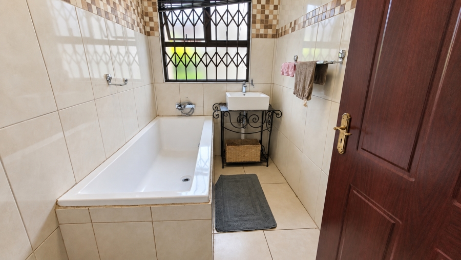 4 Bedroom Property for Sale in Stonehenge Mpumalanga