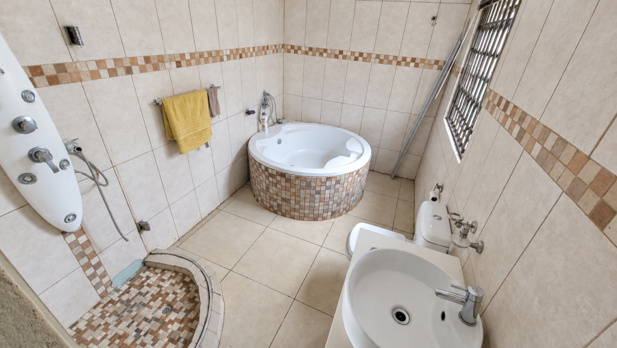 4 Bedroom Property for Sale in Stonehenge Mpumalanga