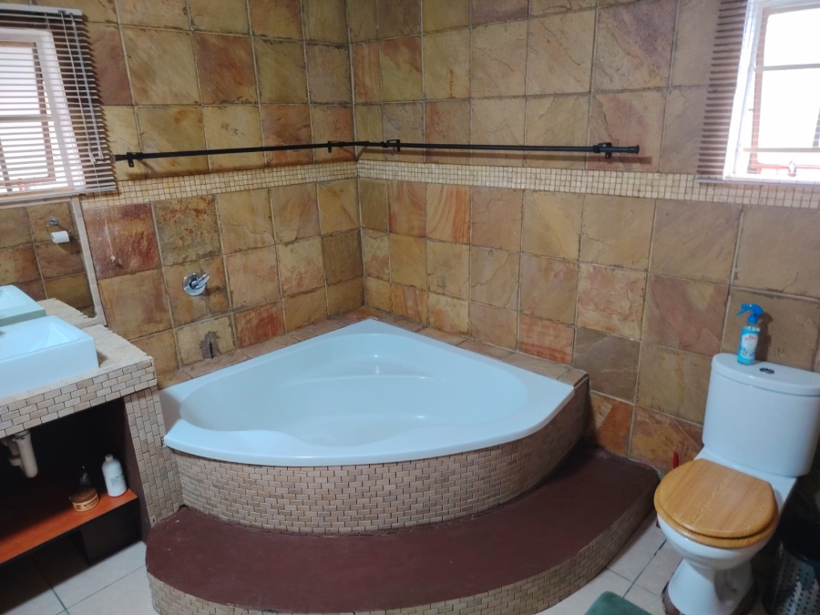 To Let 4 Bedroom Property for Rent in Highlands Ah Mpumalanga