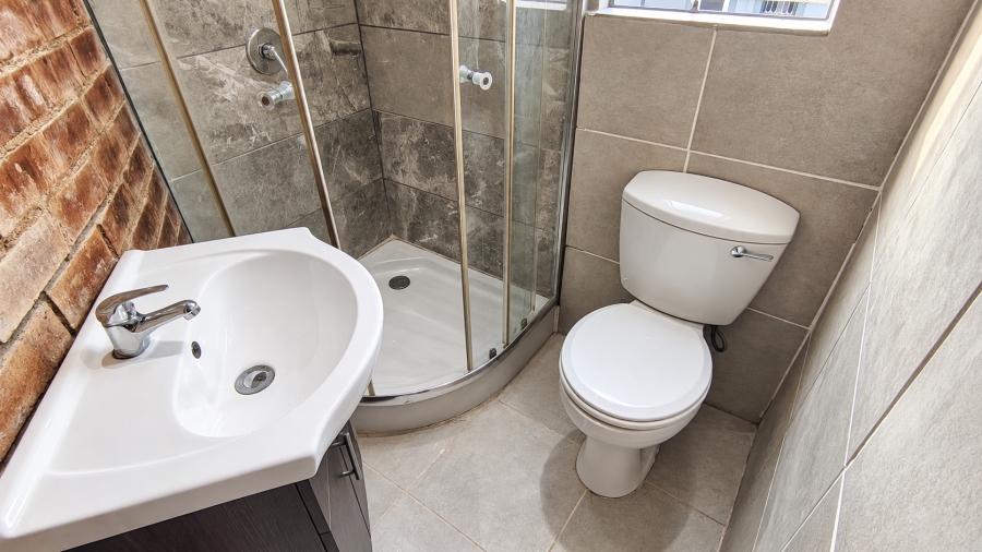 To Let 2 Bedroom Property for Rent in West Acres Mpumalanga