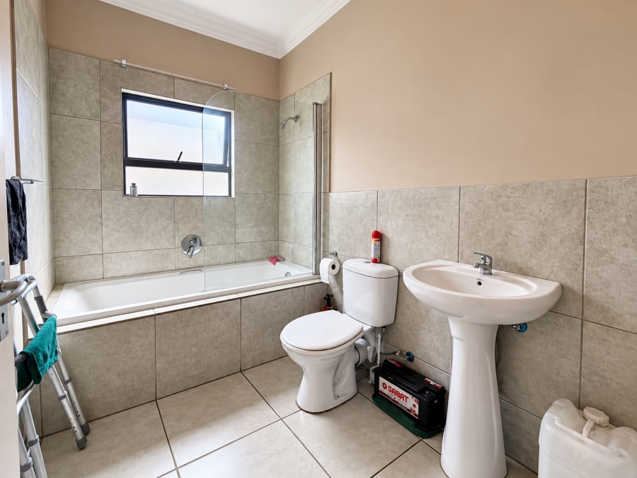 To Let 3 Bedroom Property for Rent in Terra Nova Mpumalanga