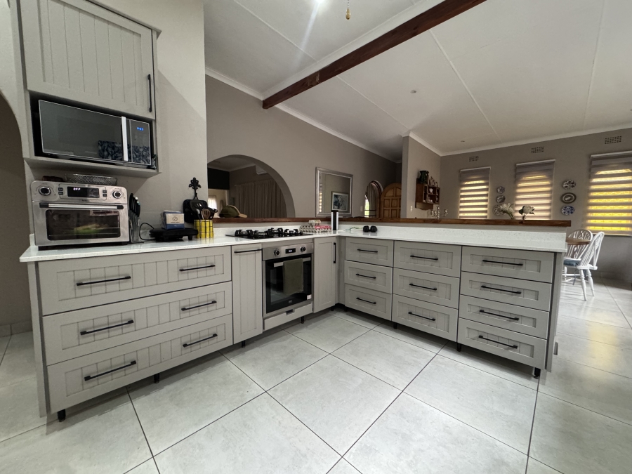5 Bedroom Property for Sale in Barberton Mpumalanga