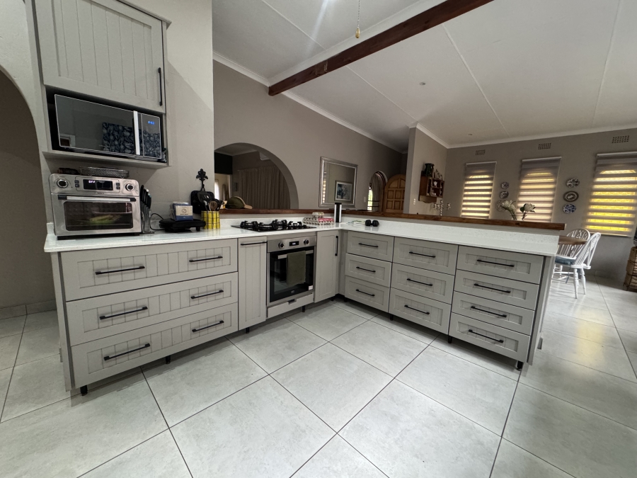 5 Bedroom Property for Sale in Barberton Mpumalanga