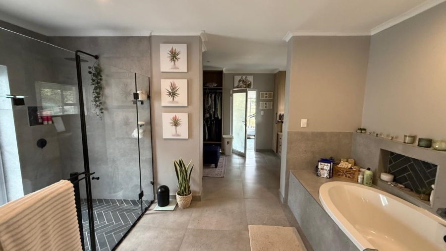 4 Bedroom Property for Sale in Summer Breeze Estate Mpumalanga