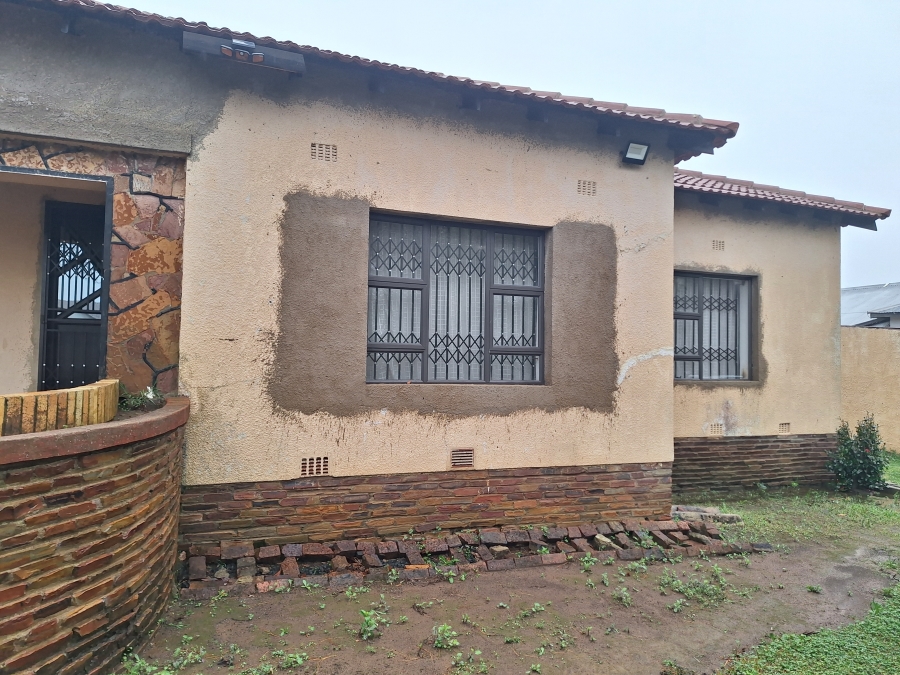 3 Bedroom Property for Sale in Volksrust Mpumalanga