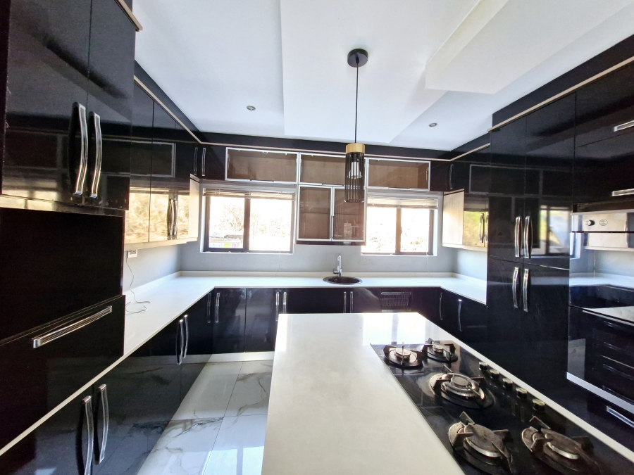 6 Bedroom Property for Sale in Drum Rock Mpumalanga