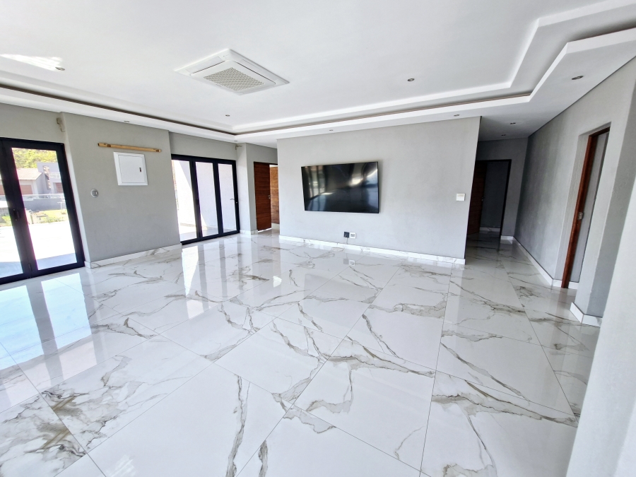 6 Bedroom Property for Sale in Drum Rock Mpumalanga