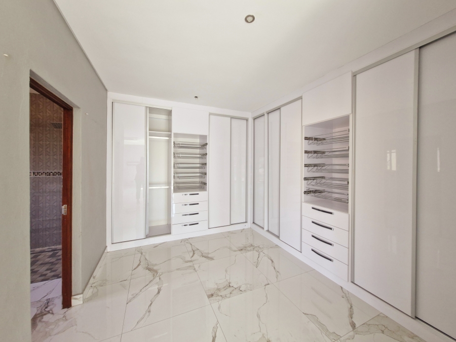 6 Bedroom Property for Sale in Drum Rock Mpumalanga