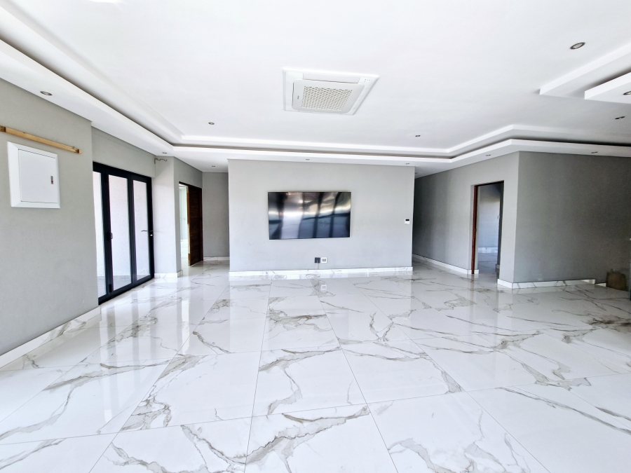 6 Bedroom Property for Sale in Drum Rock Mpumalanga