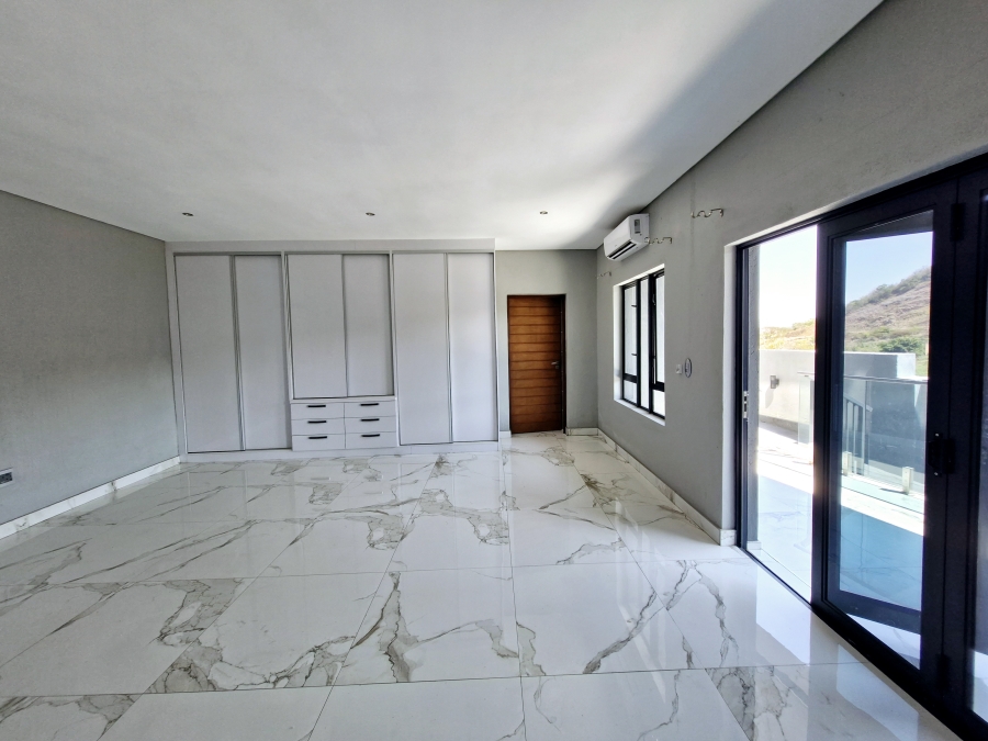 6 Bedroom Property for Sale in Drum Rock Mpumalanga