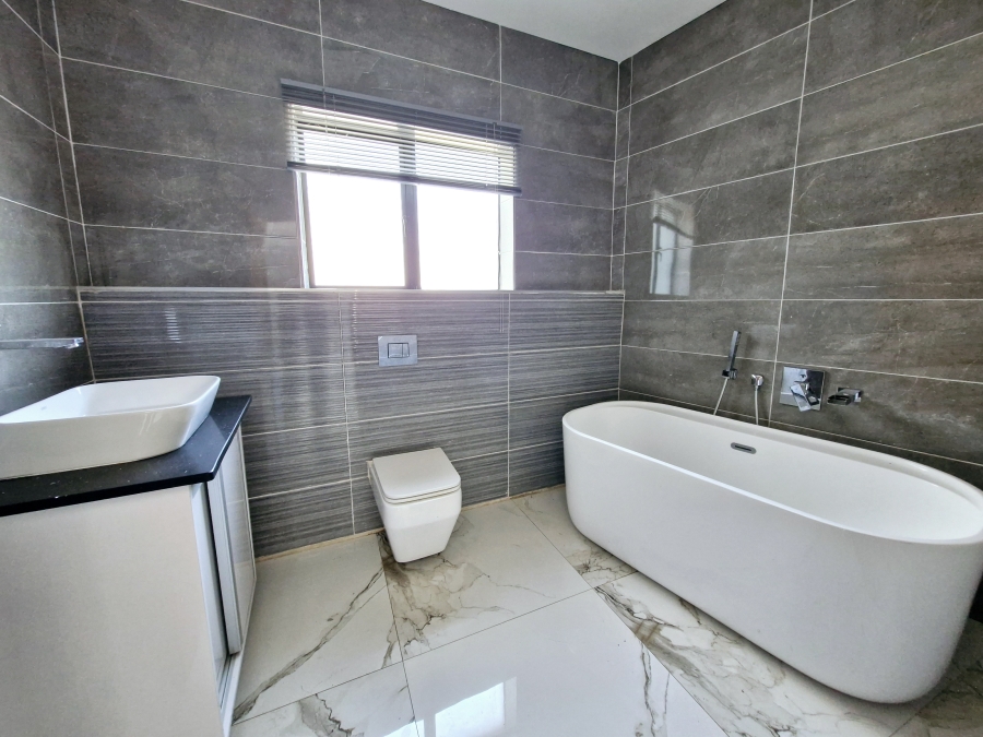6 Bedroom Property for Sale in Drum Rock Mpumalanga