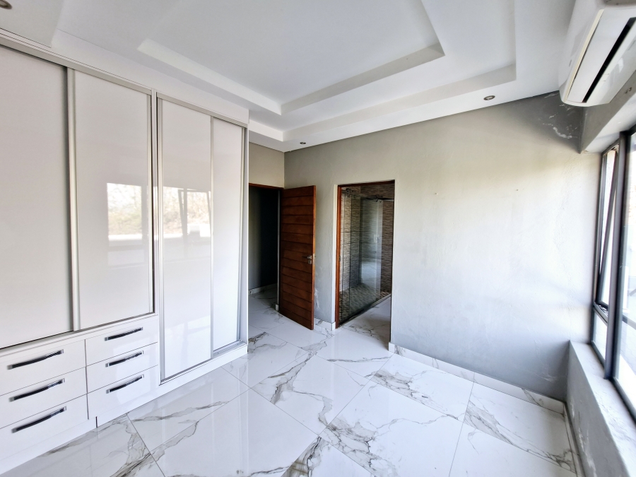 6 Bedroom Property for Sale in Drum Rock Mpumalanga