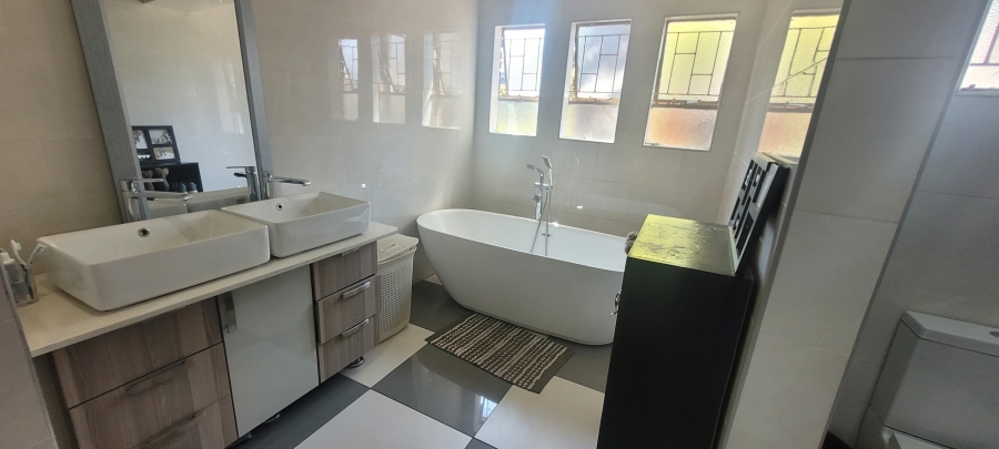 4 Bedroom Property for Sale in Gholfsig Mpumalanga