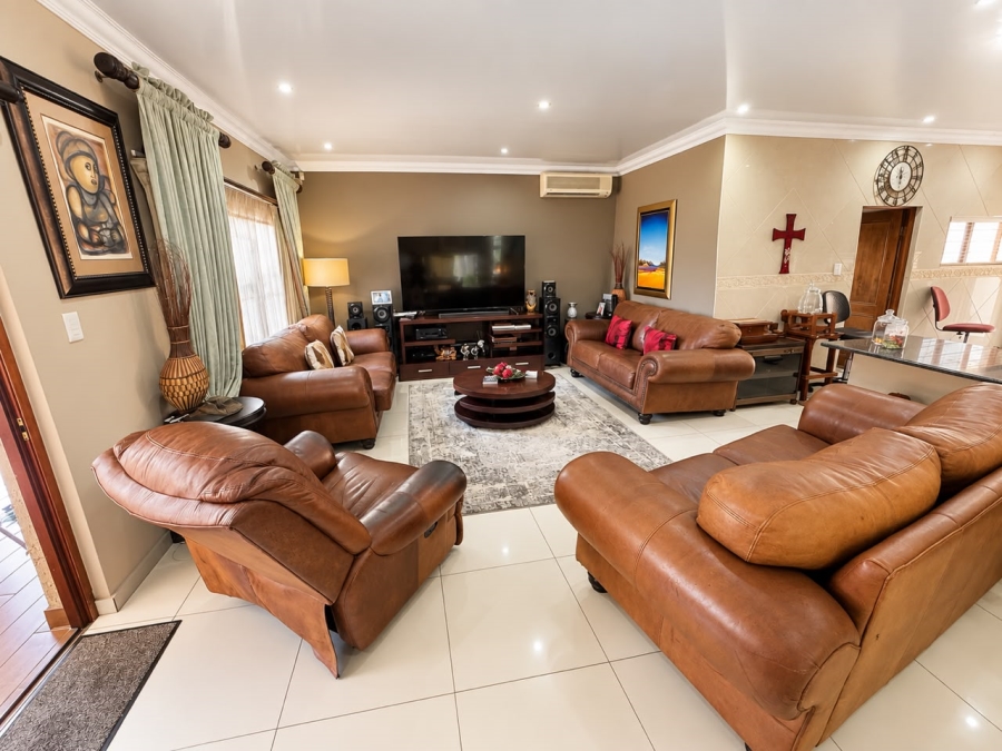 5 Bedroom Property for Sale in Ben Fleur Mpumalanga