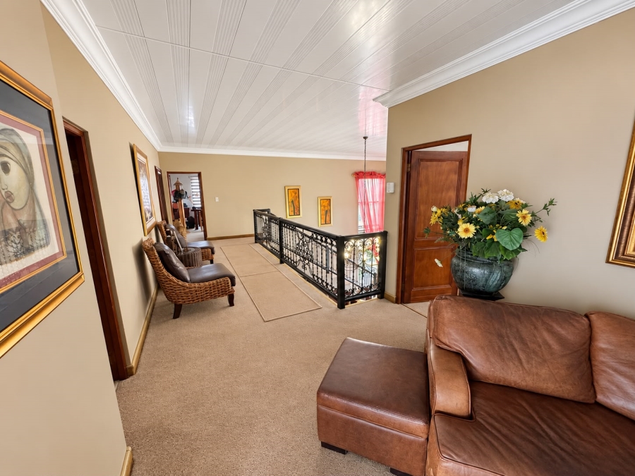 5 Bedroom Property for Sale in Ben Fleur Mpumalanga