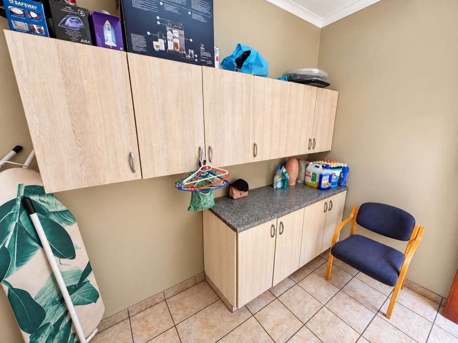 5 Bedroom Property for Sale in Ben Fleur Mpumalanga