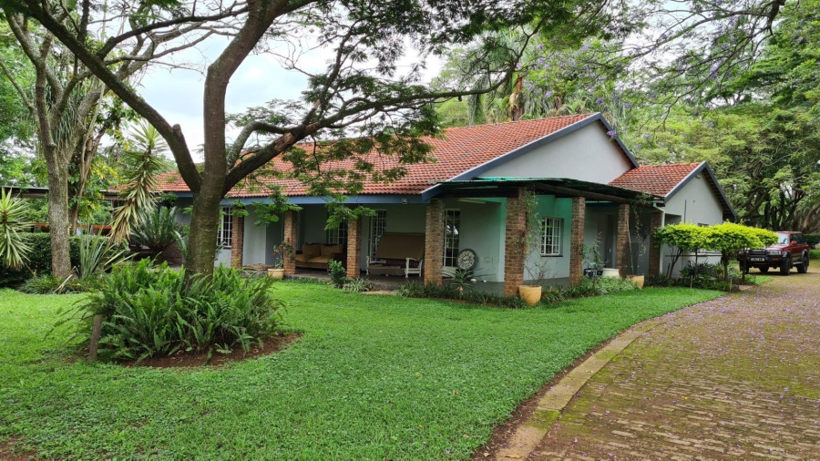 6 Bedroom Property for Sale in White River Mpumalanga