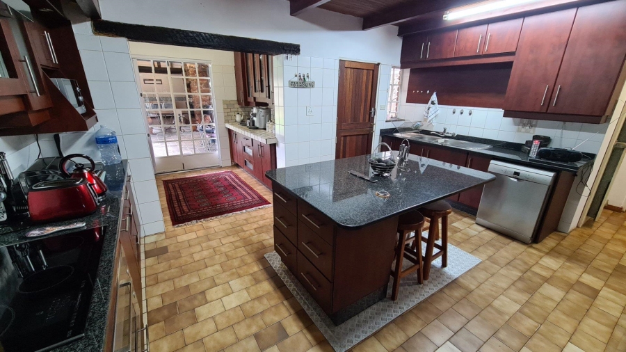 6 Bedroom Property for Sale in White River Mpumalanga