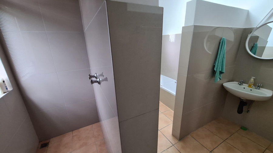 6 Bedroom Property for Sale in White River Mpumalanga