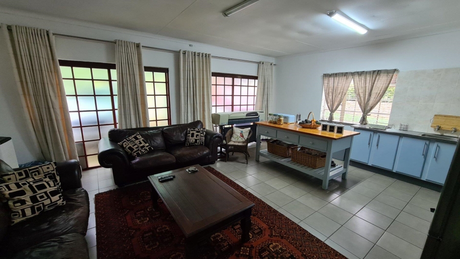6 Bedroom Property for Sale in White River Mpumalanga
