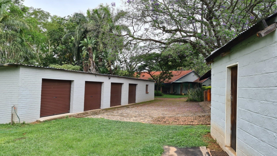 6 Bedroom Property for Sale in White River Mpumalanga
