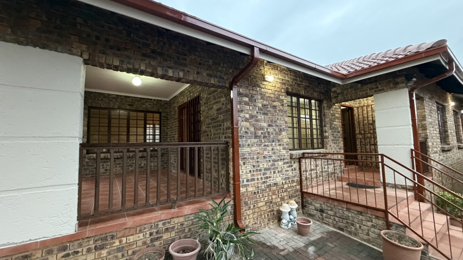 To Let 3 Bedroom Property for Rent in Stonehenge Ext 1 Mpumalanga
