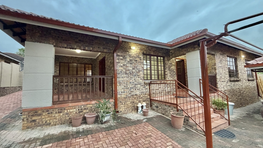 To Let 3 Bedroom Property for Rent in Stonehenge Ext 1 Mpumalanga