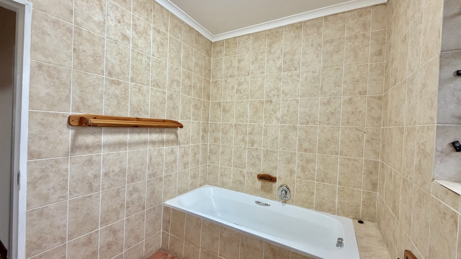 To Let 3 Bedroom Property for Rent in Stonehenge Ext 1 Mpumalanga