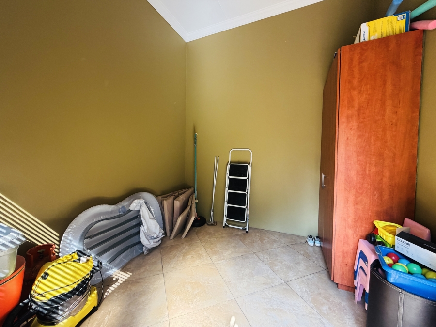 To Let 7 Bedroom Property for Rent in Aerorand Mpumalanga