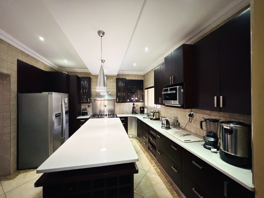 To Let 7 Bedroom Property for Rent in Aerorand Mpumalanga