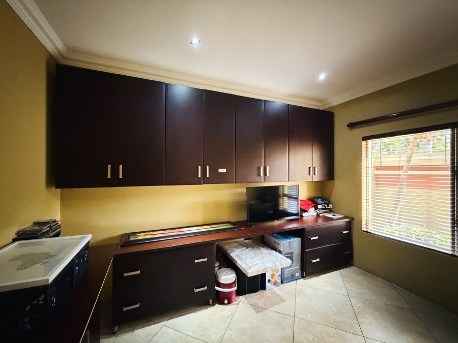 To Let 7 Bedroom Property for Rent in Aerorand Mpumalanga