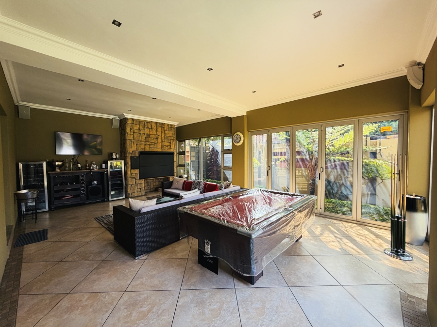 To Let 7 Bedroom Property for Rent in Aerorand Mpumalanga