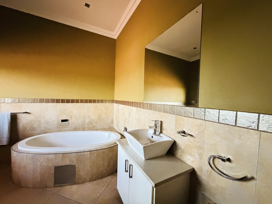 To Let 7 Bedroom Property for Rent in Aerorand Mpumalanga